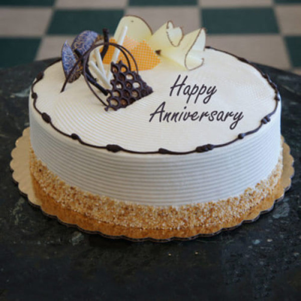 Heartfelt Anniversary Cream Cake