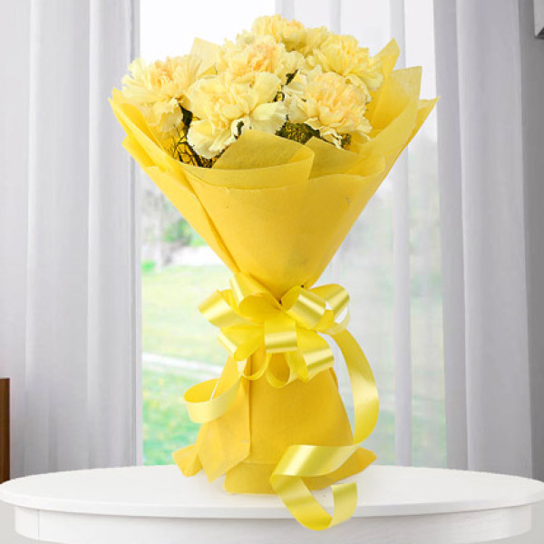 Twinkle Twinkle 20 yellow carnations